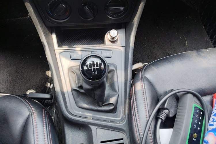 Used Volkswagen Lavida 2017 1.6L Manual Fashion Edition Gear Lever
