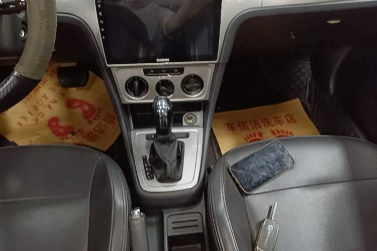 Used Volkswagen Lavida 2017 1.6L Automatic Fashion Edition Gear Lever
