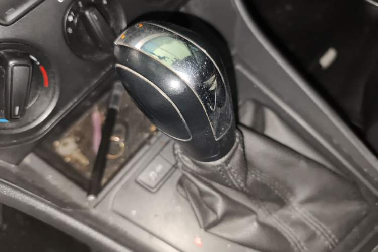 Used Volkswagen Lavida 2017 1.6L Automatic Fashion Edition Gear Lever
