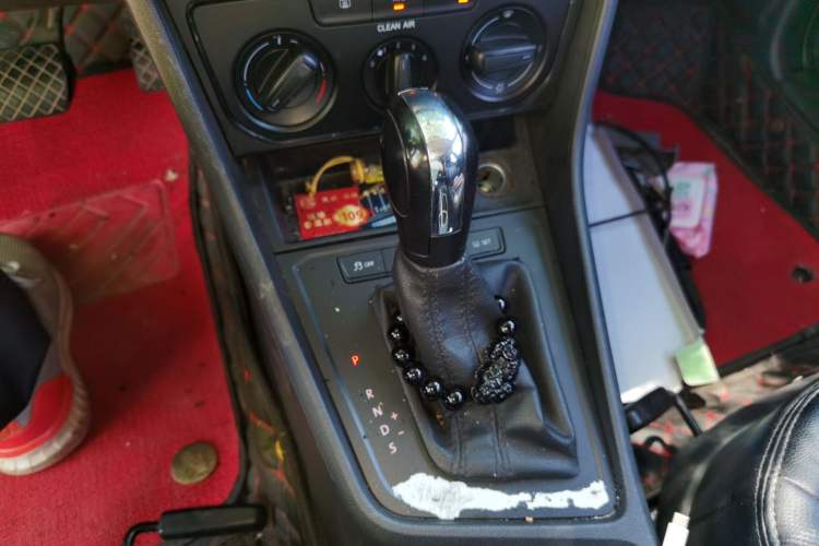 Used Volkswagen Lavida 2017 1.6L Automatic Fashion Edition Gear Lever