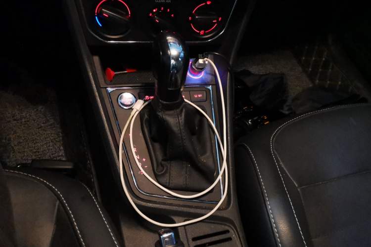 Used Volkswagen Lavida 2017 1.6L Automatic Comfort Edition Gear Lever