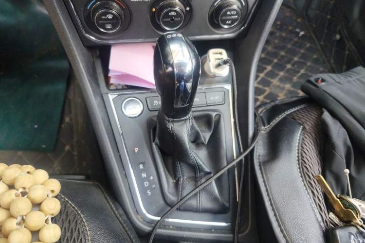 Used Volkswagen Lavida 2017 230TSI DSG Comfort Edition Gear Lever