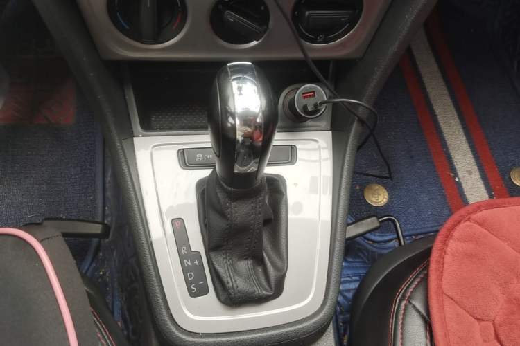 Used Volkswagen Lavida 2017 1.6L Automatic Fashion Edition Gear Lever