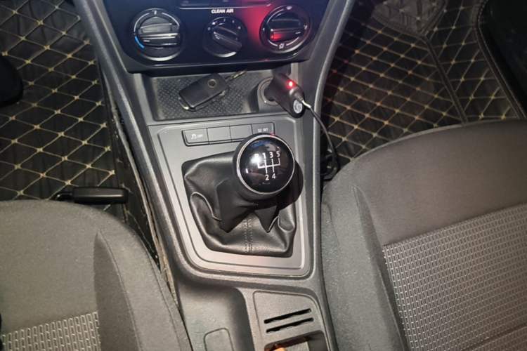 Used Volkswagen Lavida 2017 1.6L Manual Fashion Edition Gear Lever