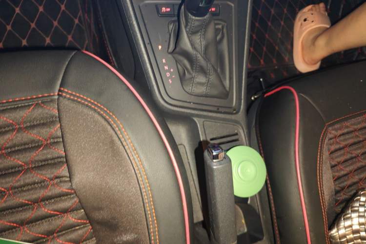 Used Volkswagen Lavida 2017 1.6L Automatic Fashion Edition Gear Lever