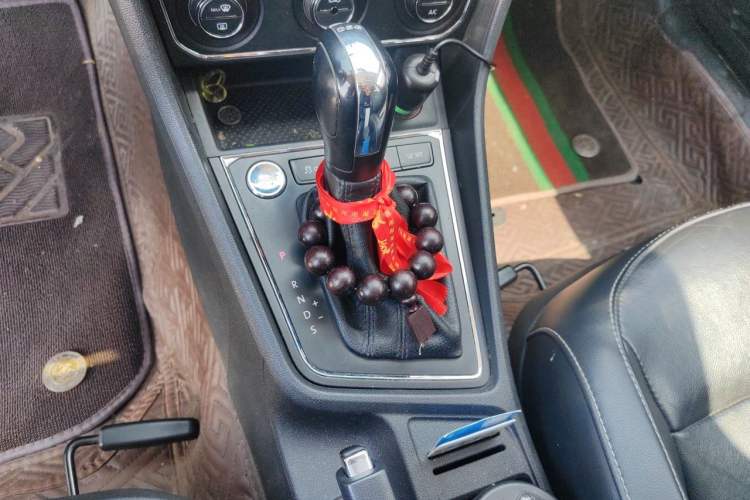 Used Volkswagen Lavida 2017 230TSI DSG Comfort Edition Gear Lever