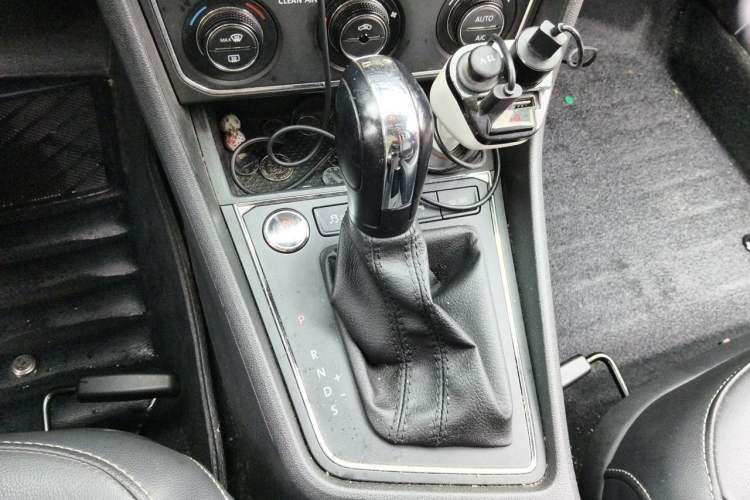 Used Volkswagen Lavida 2017 230TSI DSG Comfort Edition Gear Lever