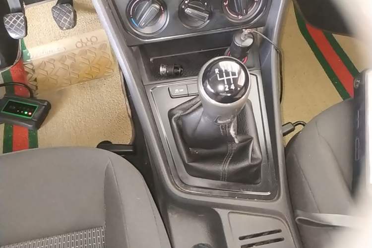 Used Volkswagen Lavida 2017 1.6L Manual Fashion Edition Gear Lever