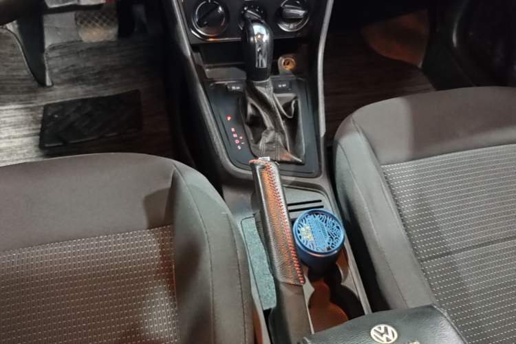 Used Volkswagen Lavida 2017 1.6L Automatic Fashion Edition Gear Lever