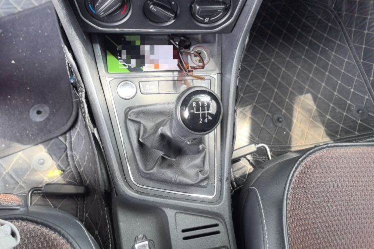 Used Volkswagen Lavida 2017 1.6L Manual Comfort Edition Gear Lever