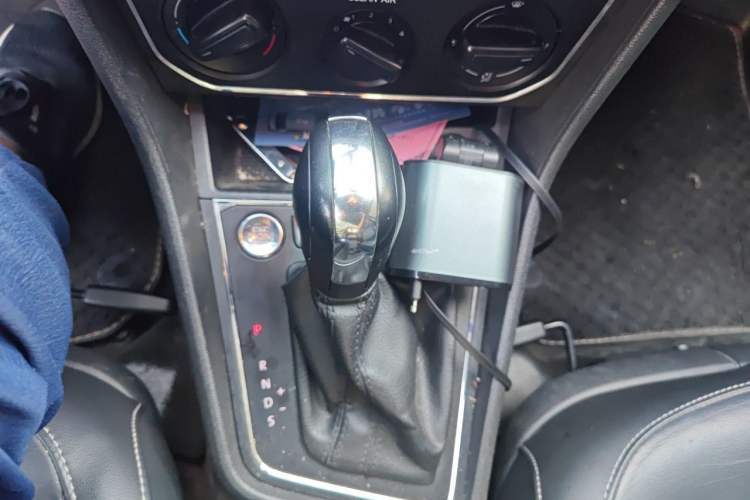Used Volkswagen Lavida 2017 1.6L Automatic Comfort Edition Gear Lever