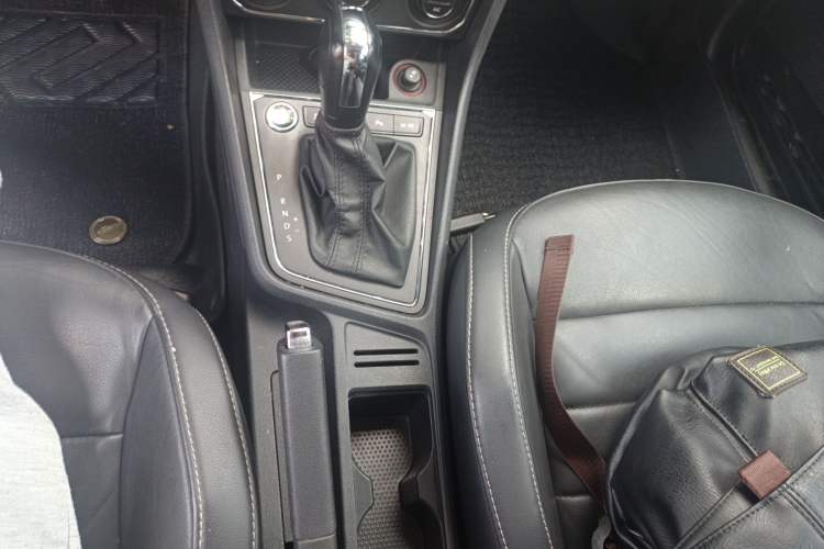 Used Volkswagen Lavida 2017 230TSI DSG Comfort Edition Gear Lever