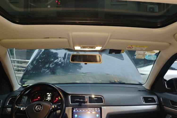 Used Volkswagen Lavida 2017 1.6L Automatic Comfort Edition Headliner