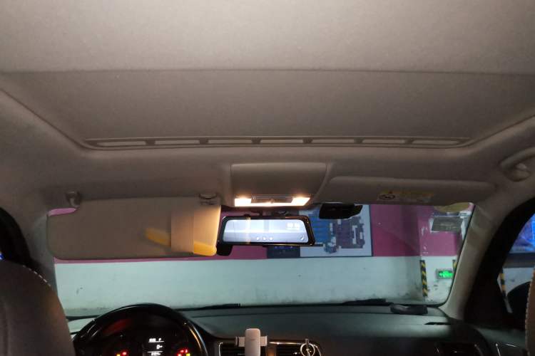 Used Volkswagen Lavida 2017 1.6L Automatic Comfort Edition Headliner