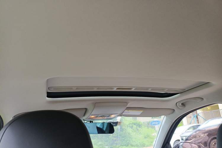 Used Volkswagen Lavida 2017 1.6L Automatic Comfort Edition Headliner