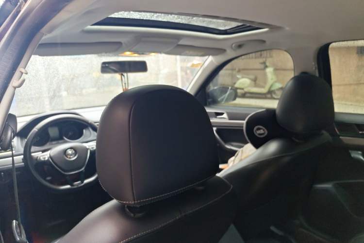 Used Volkswagen Lavida 2017 1.6L Manual Comfort Edition Headliner