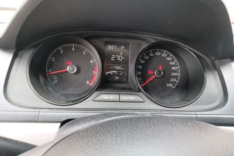 Used Volkswagen Lavida 2017 1.6L Automatic Fashion Edition Instrument Cluster