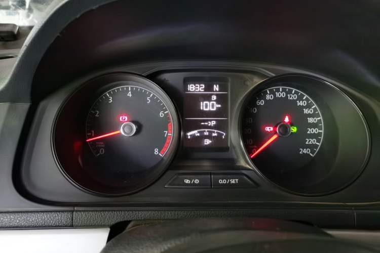 Used Volkswagen Lavida 2017 1.6L Automatic Fashion Edition Instrument Cluster