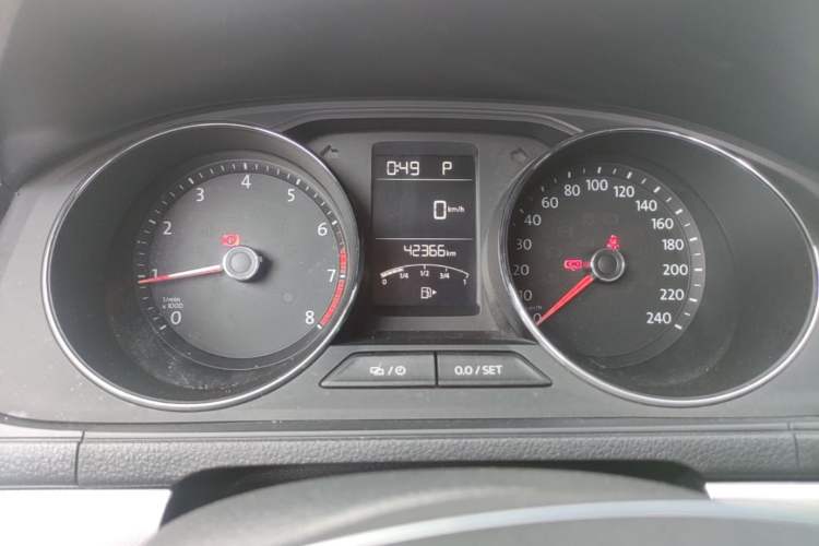 Used Volkswagen Lavida 2017 1.6L Automatic Comfort Edition Instrument Cluster