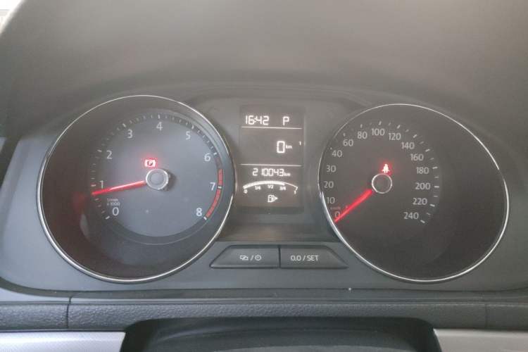 Used Volkswagen Lavida 2017 1.6L Automatic Comfort Edition Instrument Cluster