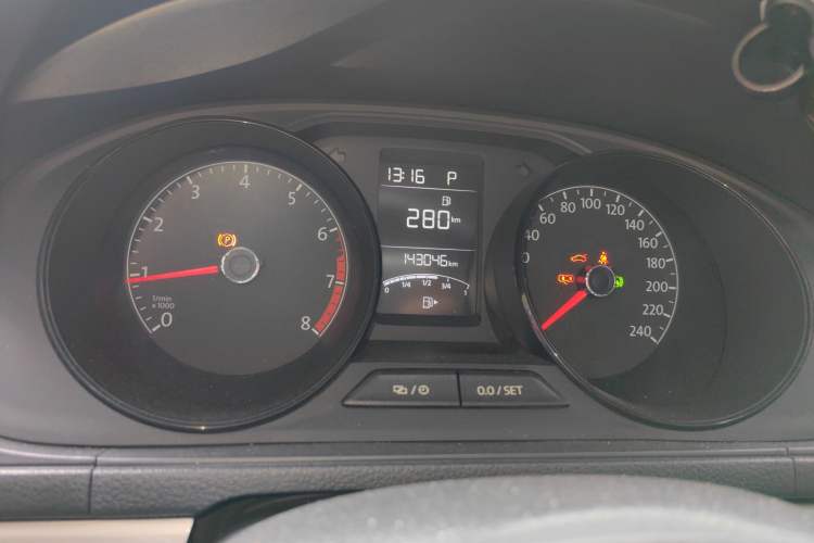Used Volkswagen Lavida 2017 1.6L Automatic Fashion Edition Instrument Cluster