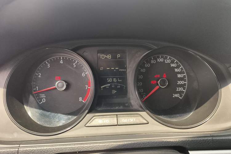 Used Volkswagen Lavida 2017 1.6L Automatic Fashion Edition Instrument Cluster