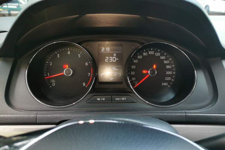 Used Volkswagen Lavida 2017 1.6L Manual Comfort Edition Instrument Cluster