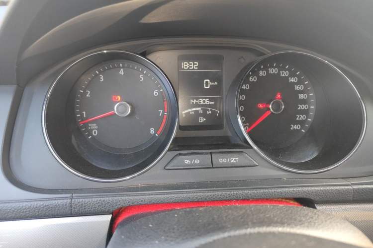 Used Volkswagen Lavida 2017 1.6L Manual Comfort Edition Instrument Cluster