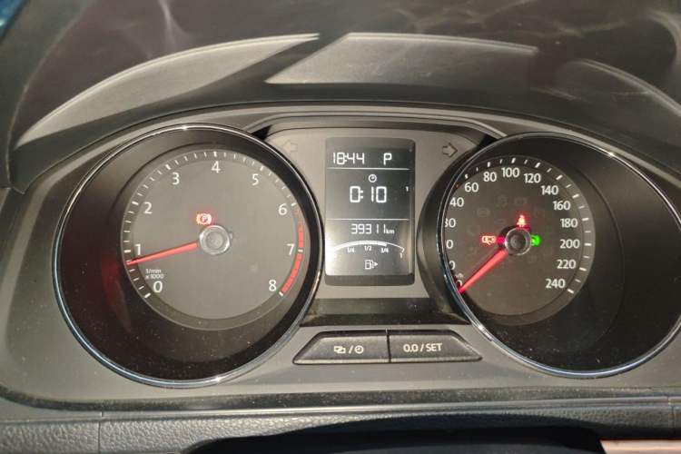 Used Volkswagen Lavida 2017 1.6L Automatic Comfort Edition Instrument Cluster