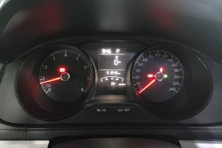 Used Volkswagen Lavida 2017 1.6L Automatic Fashion Edition Instrument Cluster