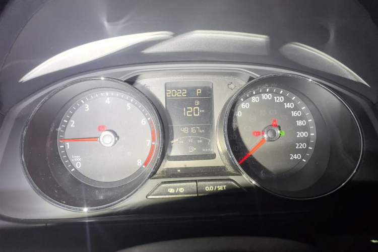 Used Volkswagen Lavida 2017 1.6L Automatic Comfort Edition Instrument Cluster