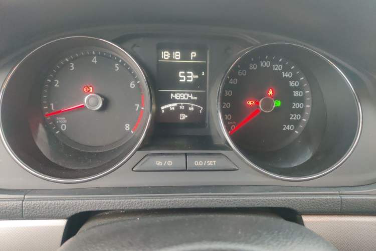 Used Volkswagen Lavida 2017 1.6L Automatic Comfort Edition Instrument Cluster
