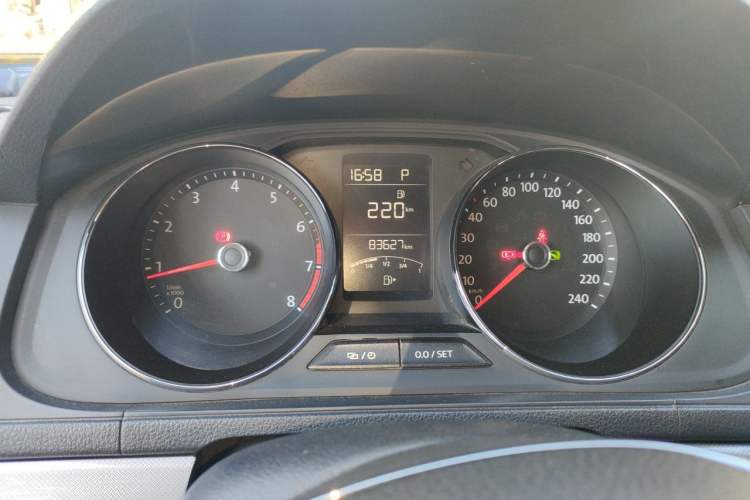 Used Volkswagen Lavida 2017 1.6L Automatic Comfort Edition Instrument Cluster