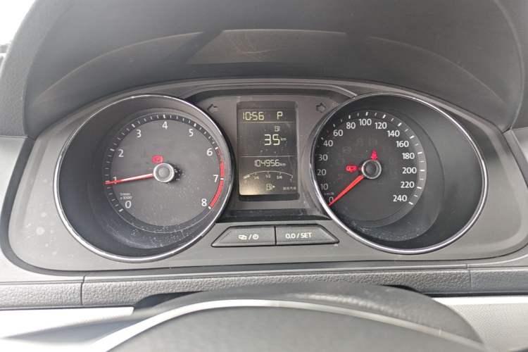 Used Volkswagen Lavida 2017 1.6L Automatic Comfort Edition Instrument Cluster