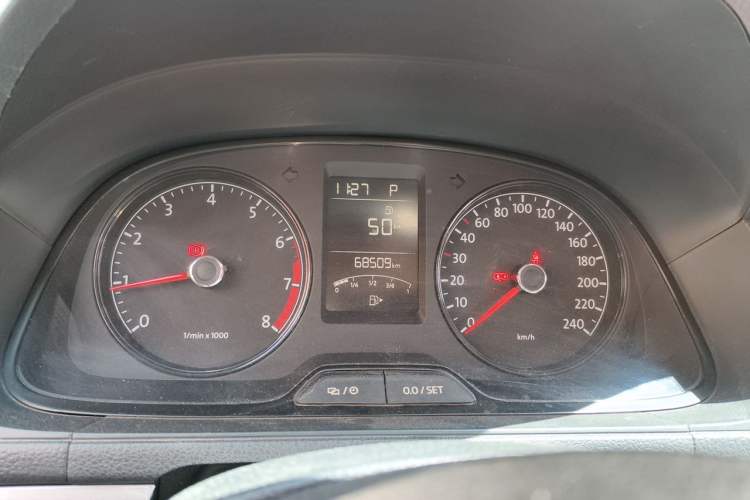 Used Volkswagen Lavida 2017 1.6L Automatic Fashion Edition Instrument Cluster