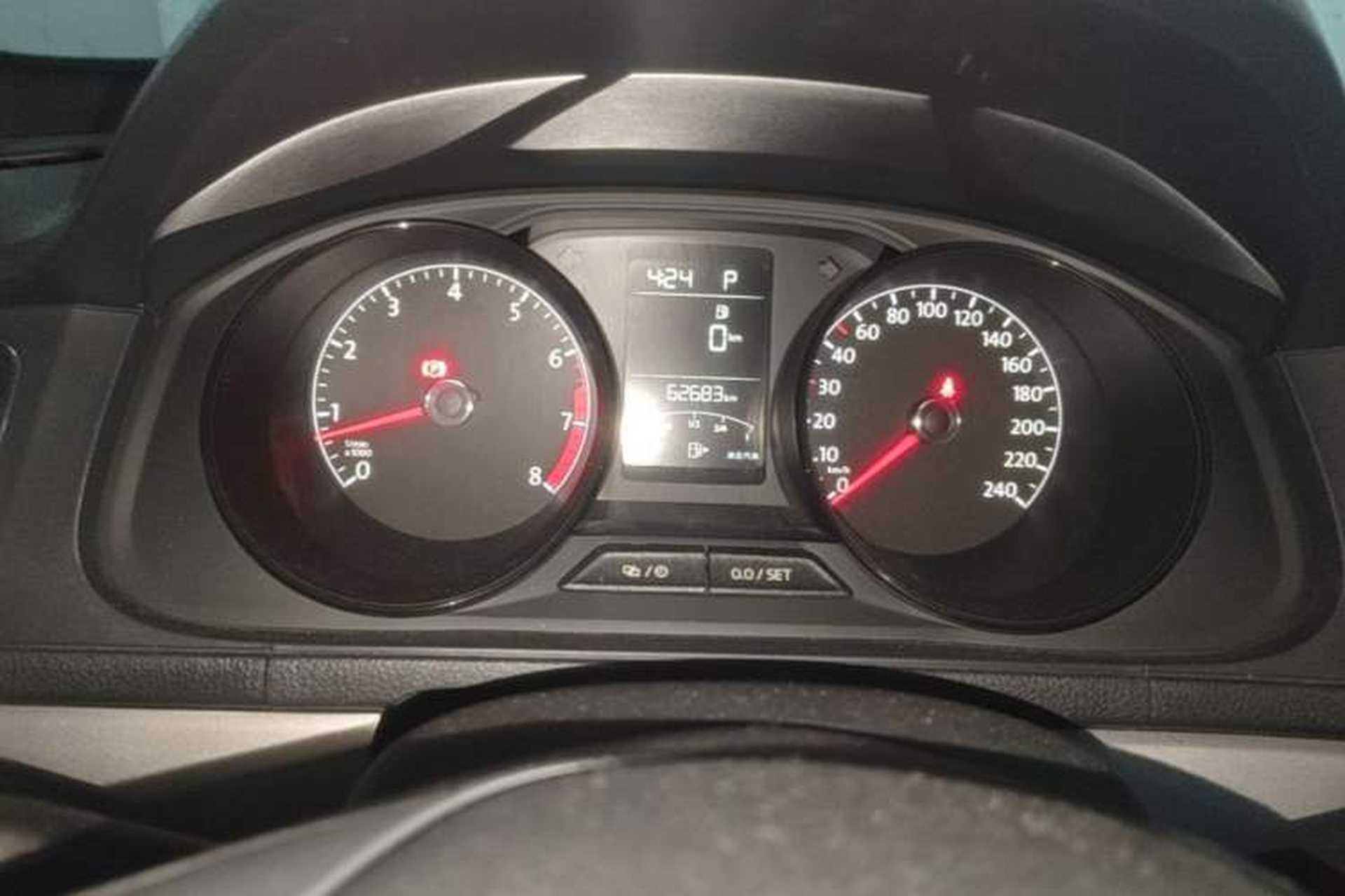 Used Volkswagen Lavida 2017 1.6L Automatic Fashion Edition Instrument Cluster