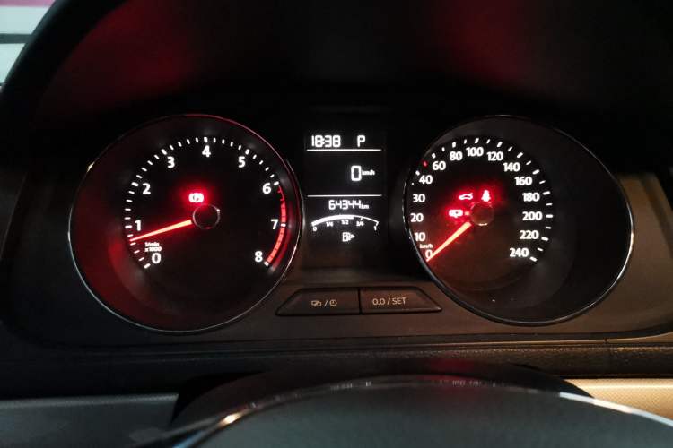 Used Volkswagen Lavida 2017 1.6L Automatic Comfort Edition Instrument Cluster