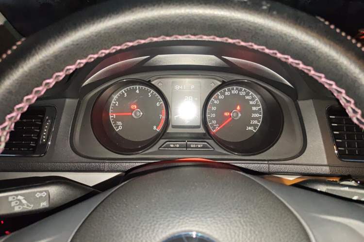 Used Volkswagen Lavida 2017 1.6L Automatic Fashion Edition Instrument Cluster