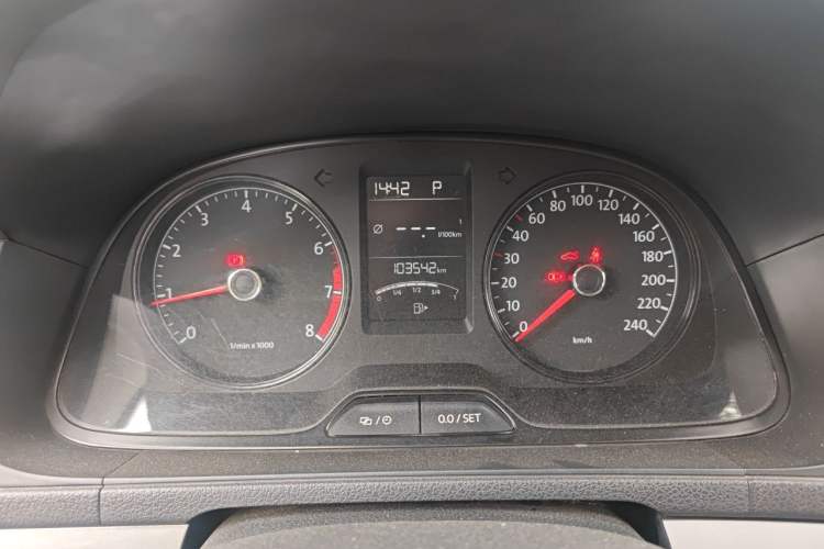 Used Volkswagen Lavida 2017 1.6L Automatic Comfort Edition Instrument Cluster