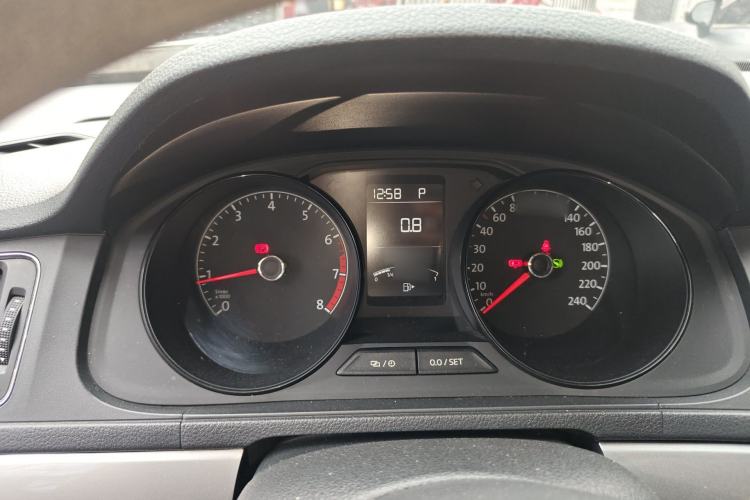Used Volkswagen Lavida 2017 1.6L Automatic Fashion Edition Instrument Cluster