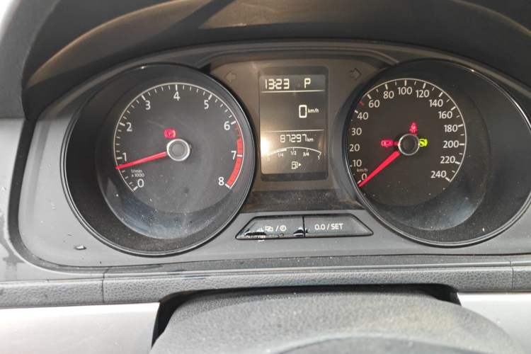 Used Volkswagen Lavida 2017 1.6L Automatic Fashion Edition Instrument Cluster