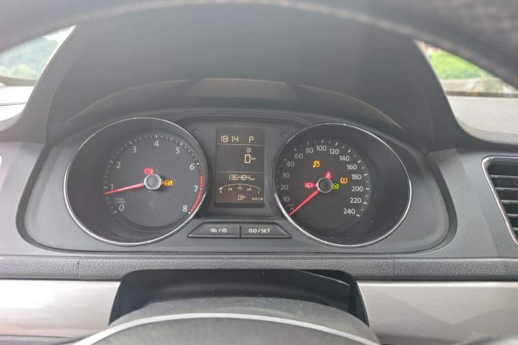 Used Volkswagen Lavida 2017 1.6L Automatic Comfort Edition Instrument Cluster
