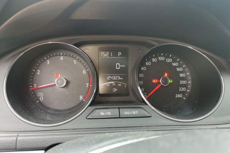 Used Volkswagen Lavida 2017 1.6L Automatic Comfort Edition Instrument Cluster