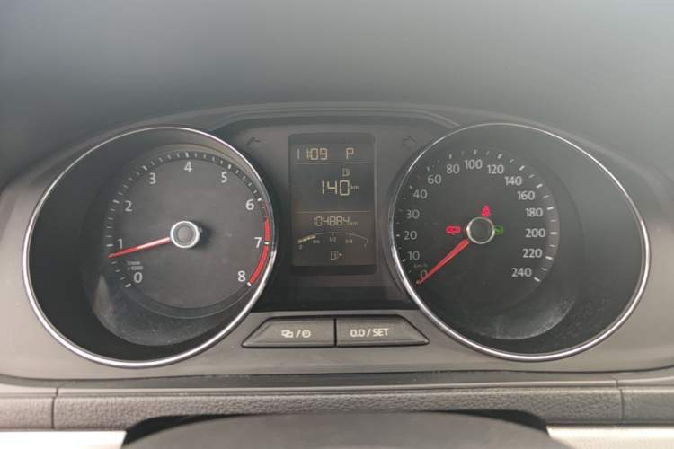 Used Volkswagen Lavida 2017 1.6L Automatic Comfort Edition Instrument Cluster