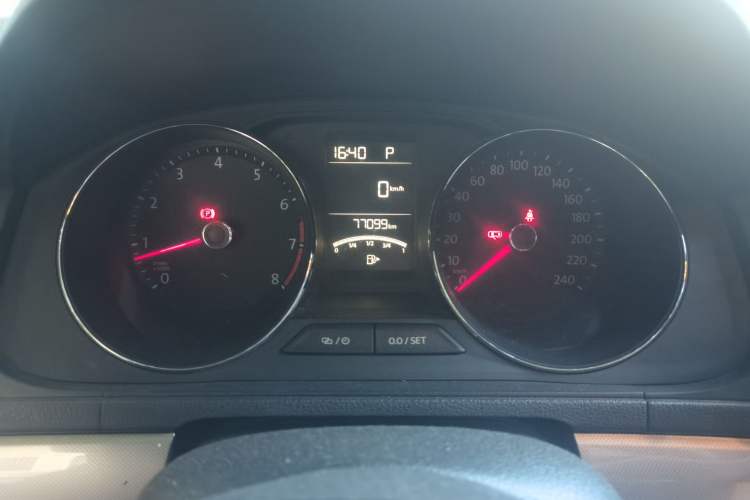 Used Volkswagen Lavida 2017 1.6L Automatic Comfort Edition Instrument Cluster