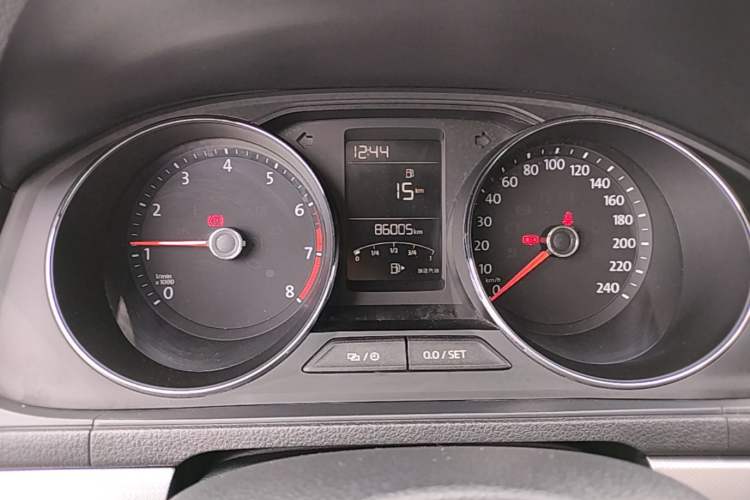 Used Volkswagen Lavida 2017 1.6L Manual Comfort Edition Instrument Cluster