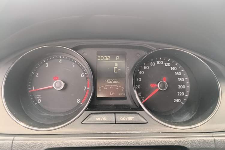 Used Volkswagen Lavida 2017 1.6L Automatic Comfort Edition Instrument Cluster