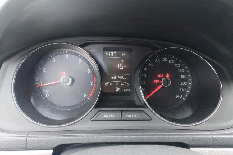 Used Volkswagen Lavida 2017 1.6L Automatic Comfort Edition Instrument Cluster