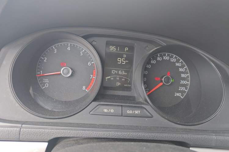 Used Volkswagen Lavida 2017 1.6L Automatic Fashion Edition Instrument Cluster