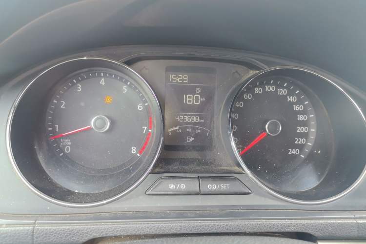 Used Volkswagen Lavida 2017 1.6L Manual Comfort Edition Instrument Cluster